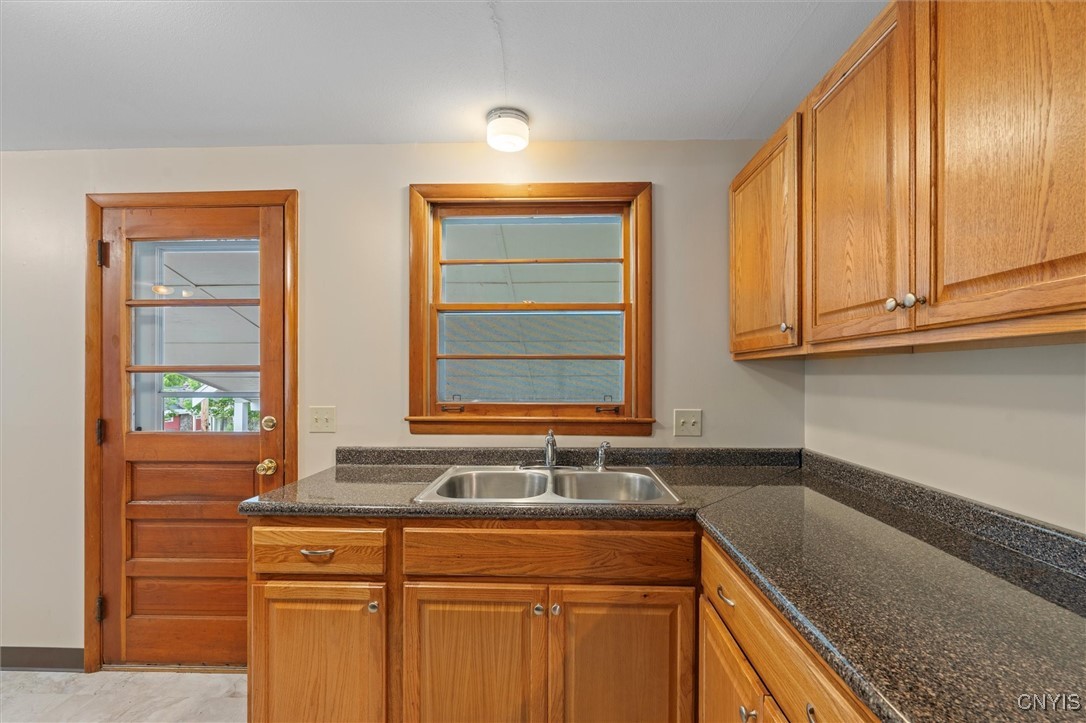 626 Summit Avenue, Syracuse, New York image 7