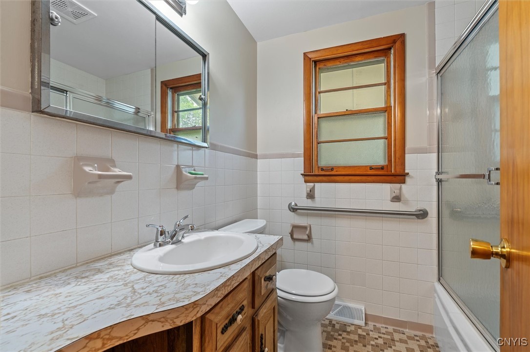 626 Summit Avenue, Syracuse, New York image 17