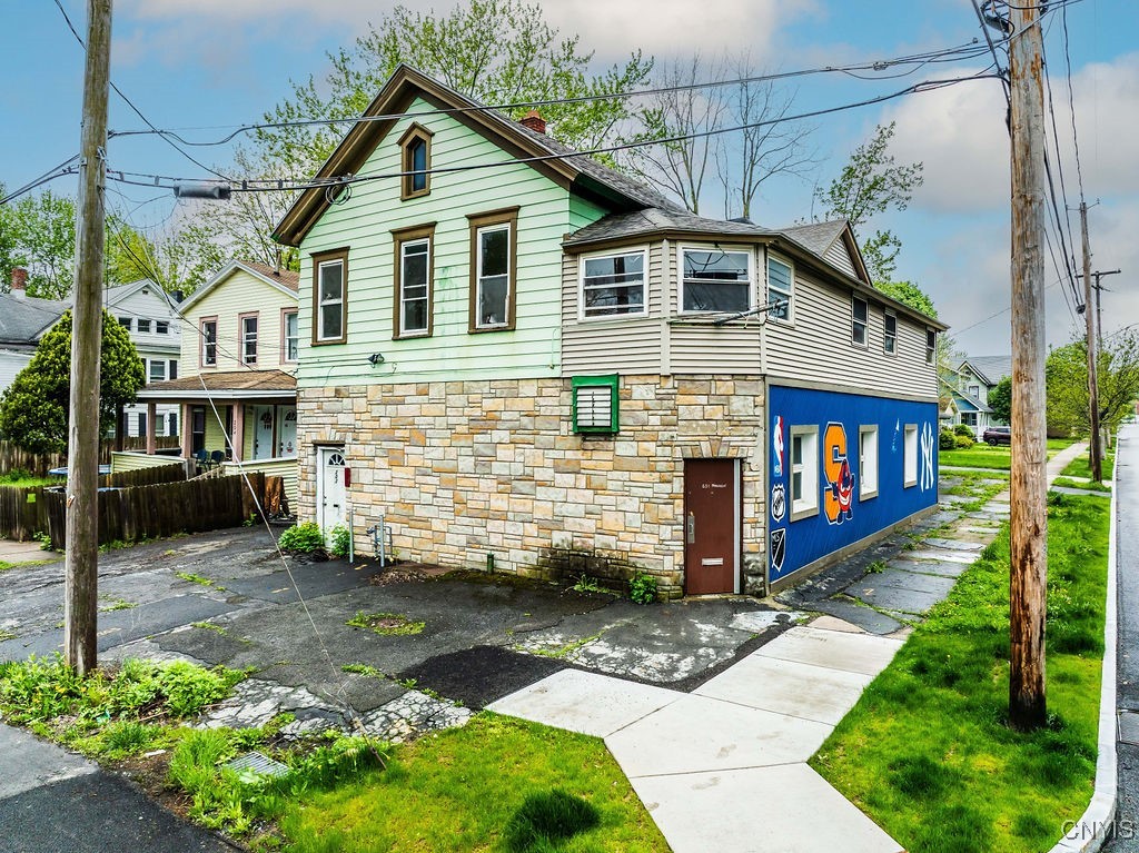 200 W Seneca St & Marcellus Street