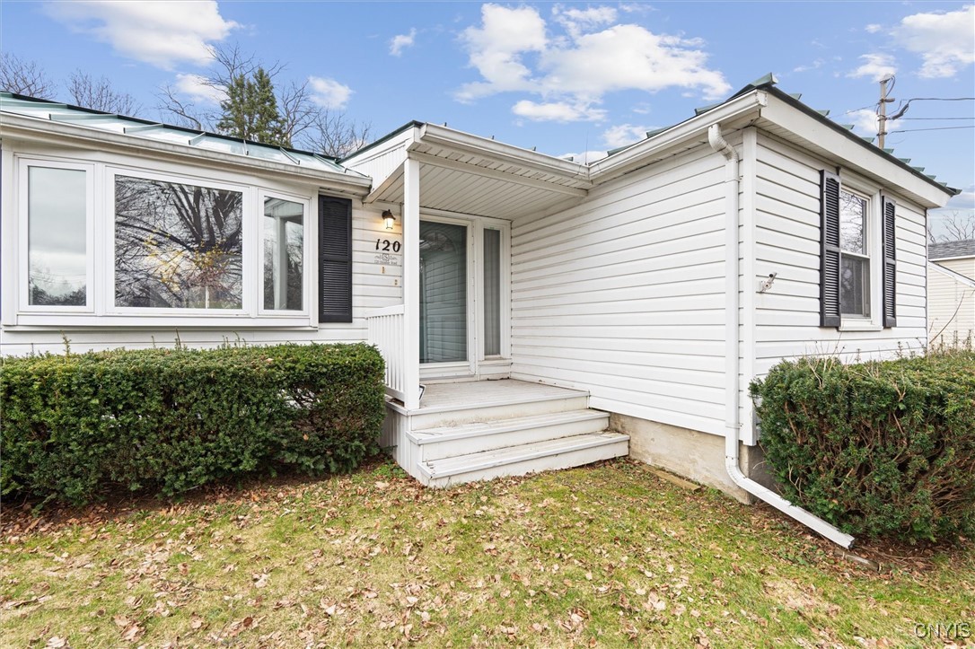 120 Hinsdale Road, Camillus, New York image 3