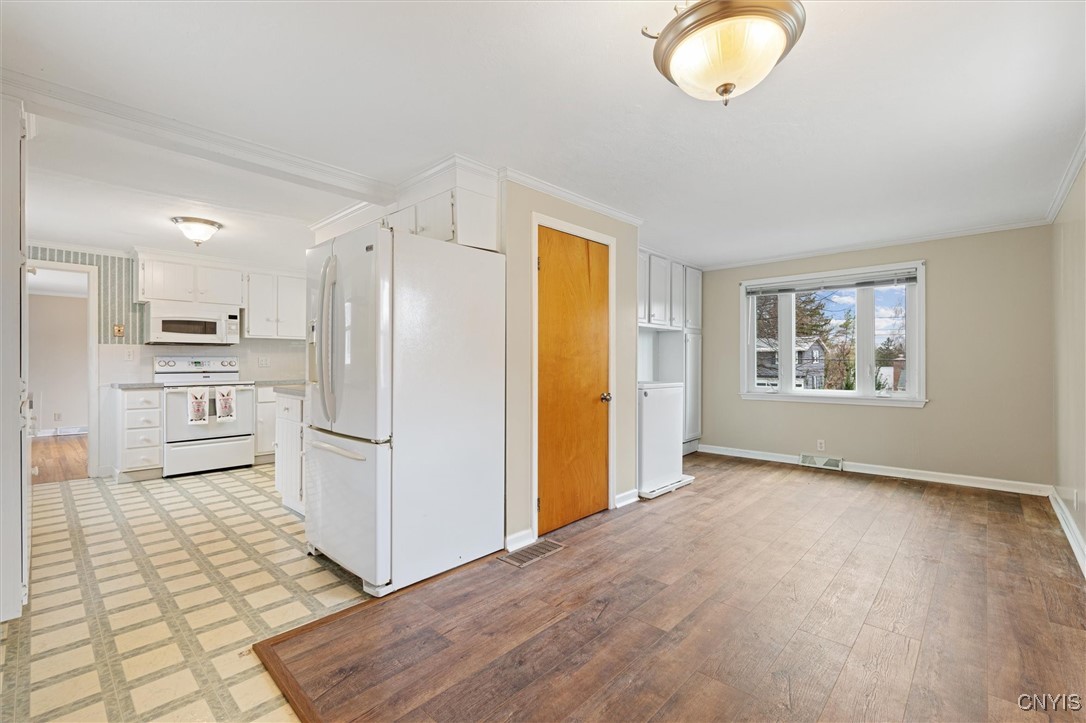 120 Hinsdale Road, Camillus, New York image 23