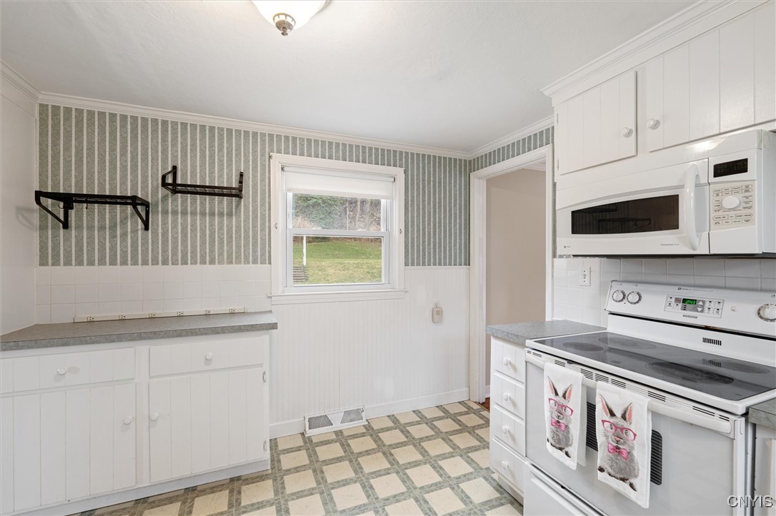 120 Hinsdale Road, Camillus, New York image 20