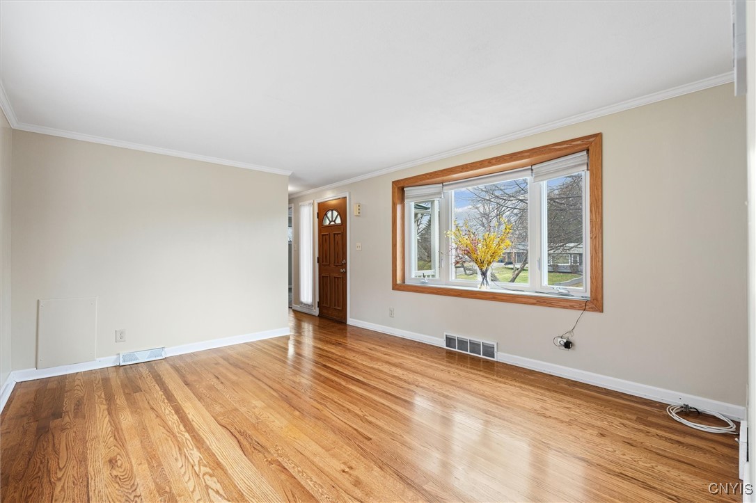 120 Hinsdale Road, Camillus, New York image 5