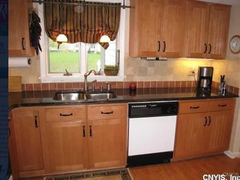 Manlius, New York 13057, United States, 2 Bedrooms Bedrooms, ,2 BathroomsBathrooms,Residential,Active,97895