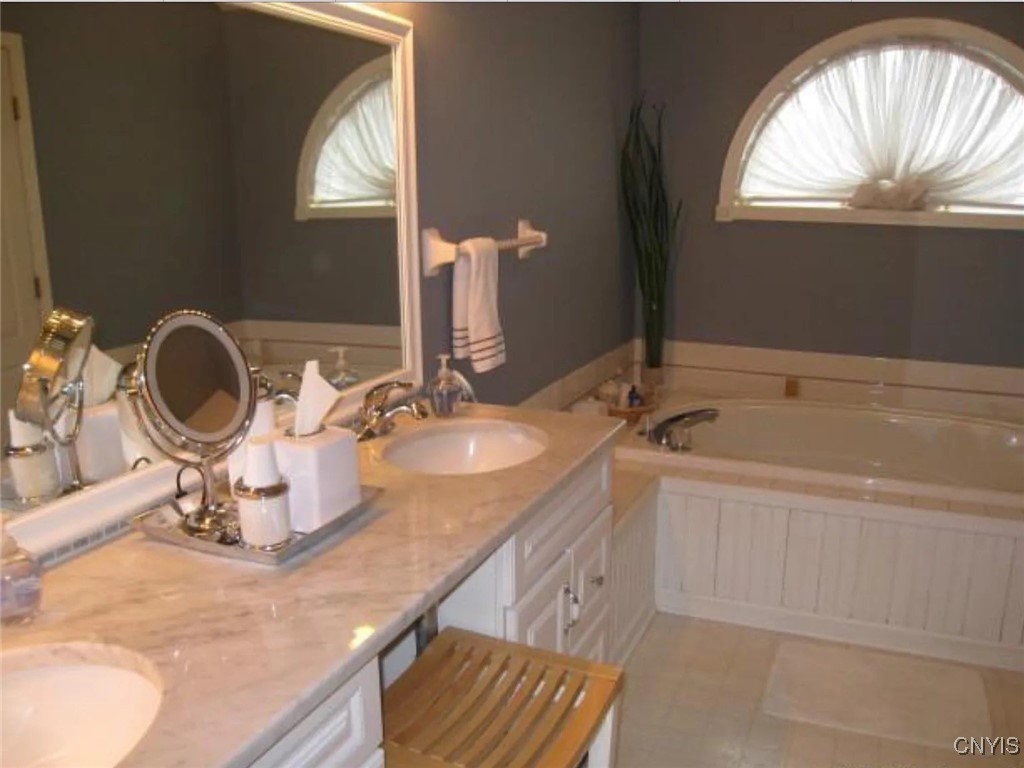 Manlius, New York 13057, United States, 2 Bedrooms Bedrooms, ,2 BathroomsBathrooms,Residential,Active,97895