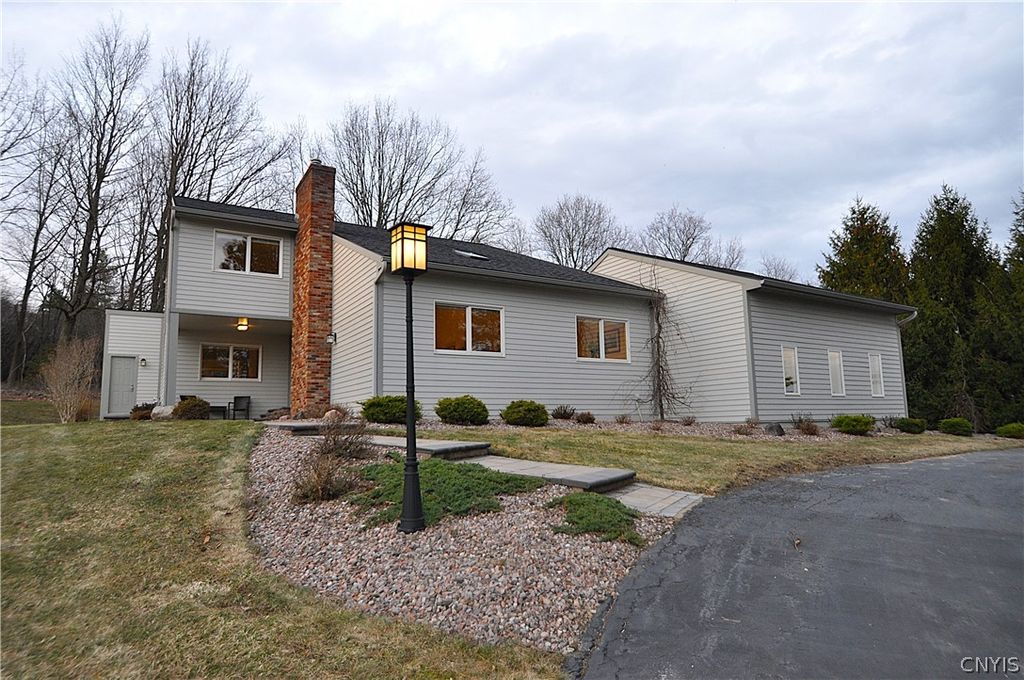 Photo of 6205 Keystone Way, DeWitt, NY 13078 (MLS # S1665203)