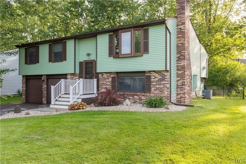 Homes For Sale - 7588 Winterhaven Drive<br/> Clay, NY 13088