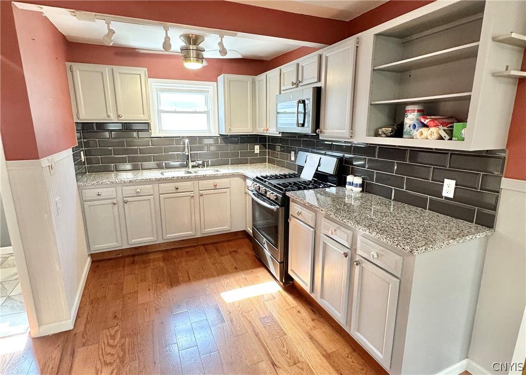 Photo of 258 Seymour Street, Auburn, NY 13021 (MLS # S1704827)