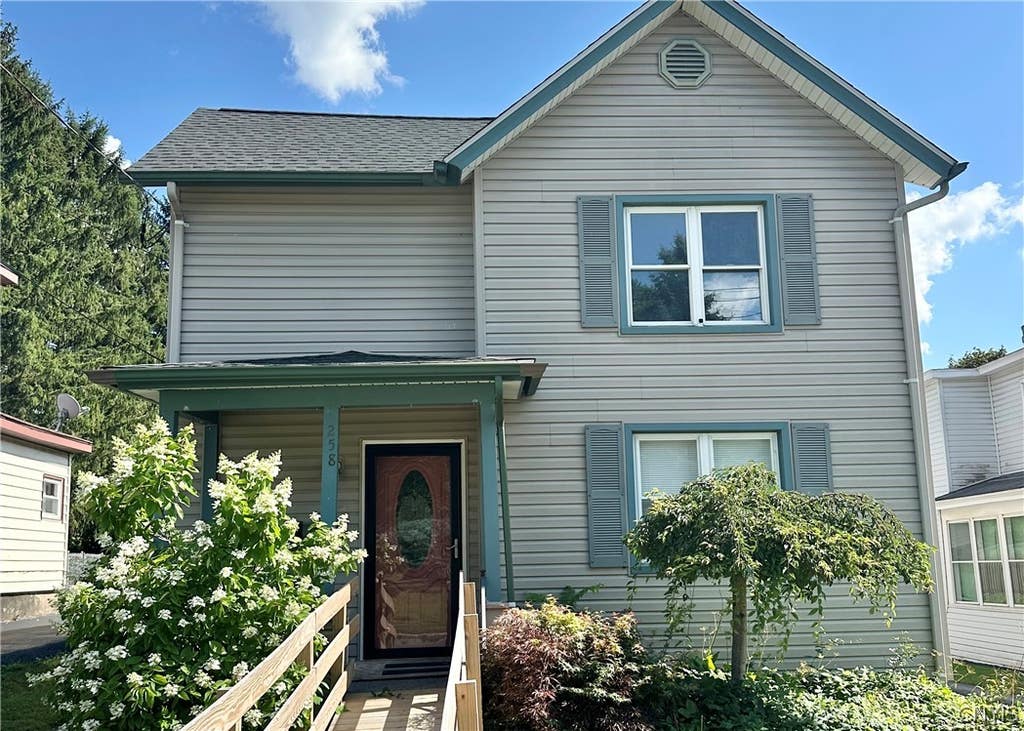 Photo of 258 Seymour Street, Auburn, NY 13021 (MLS # S1704827)