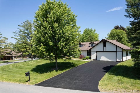Tiny photo for 2 Woodview Terrace, Manlius, NY 13066 (MLS # S1685387)