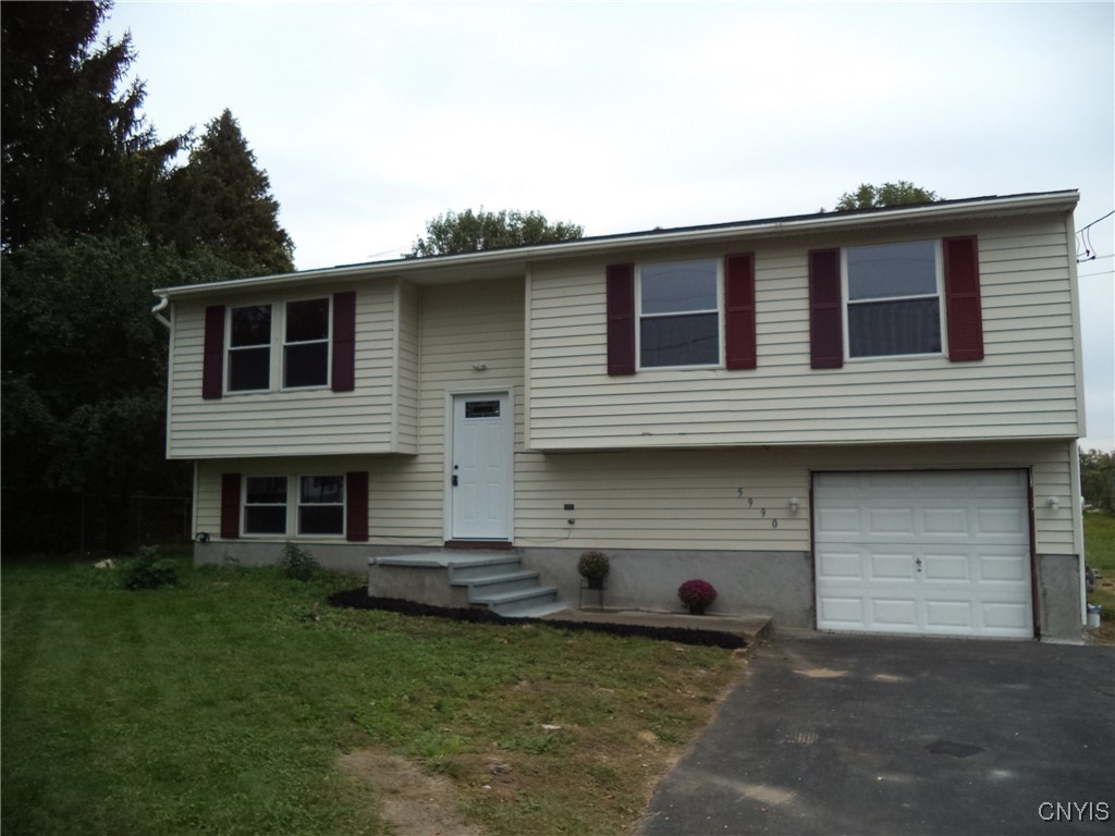 5990 Pony Lane, Cicero, New York image 1