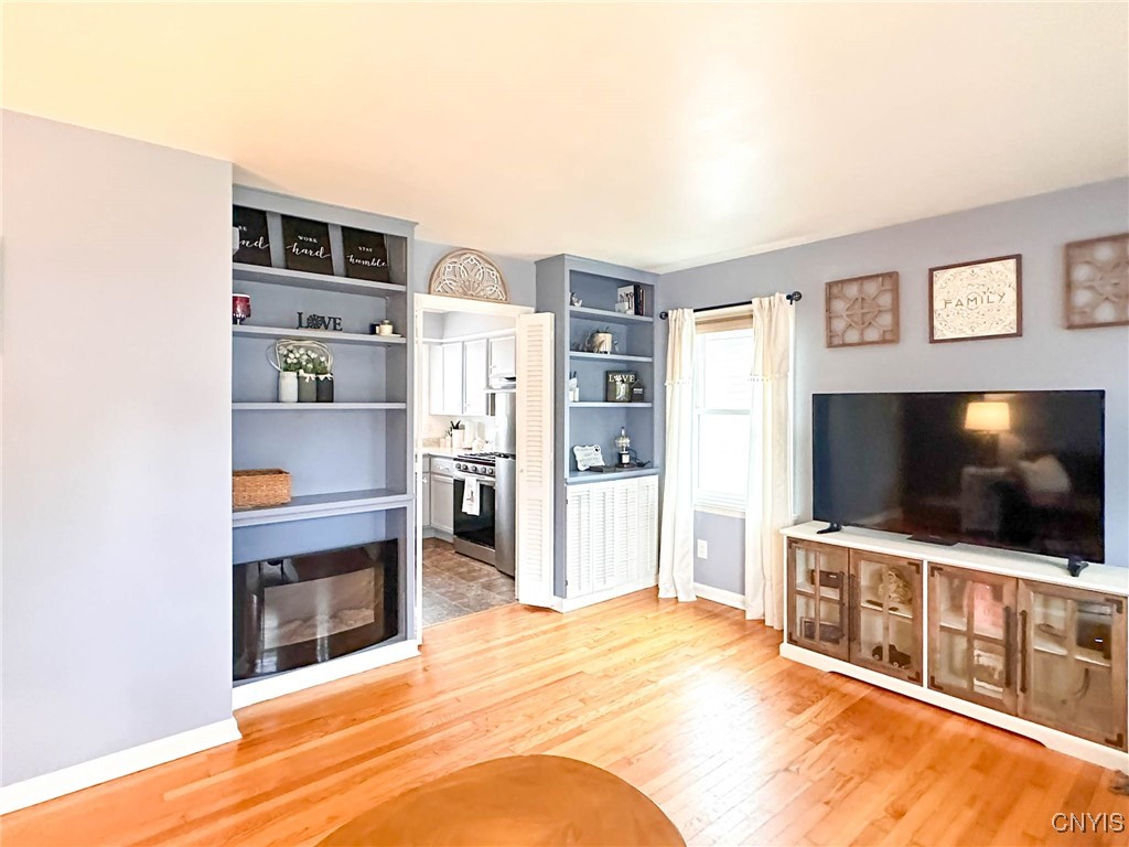 1674 Grandview Avenue