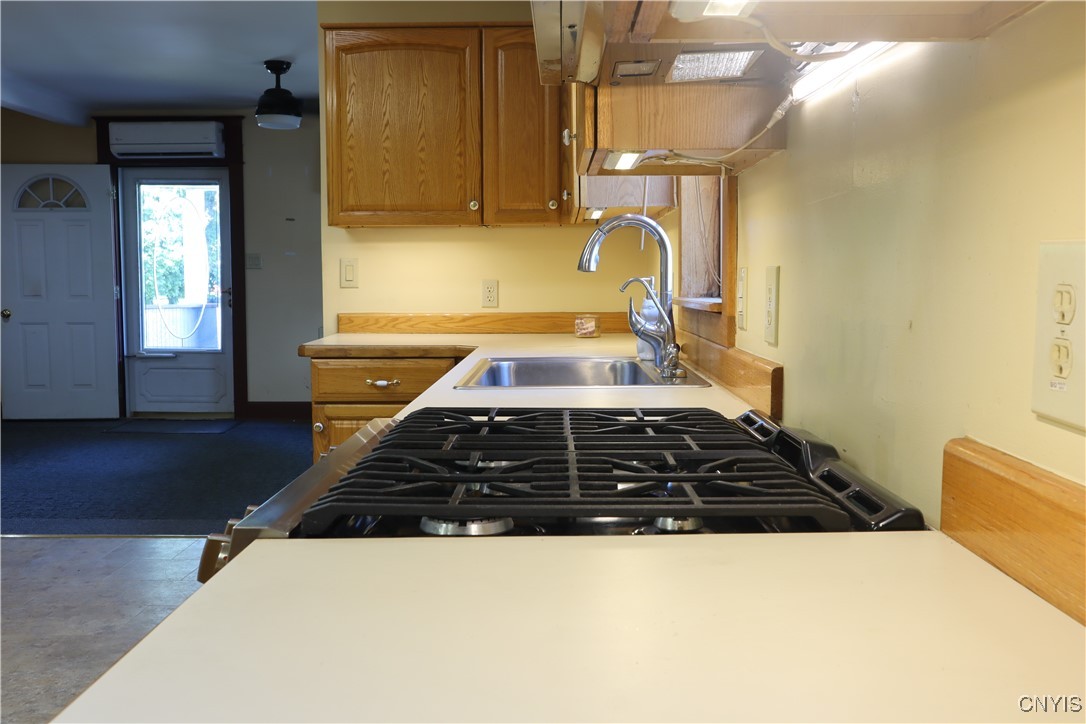 633 W Thomas Street