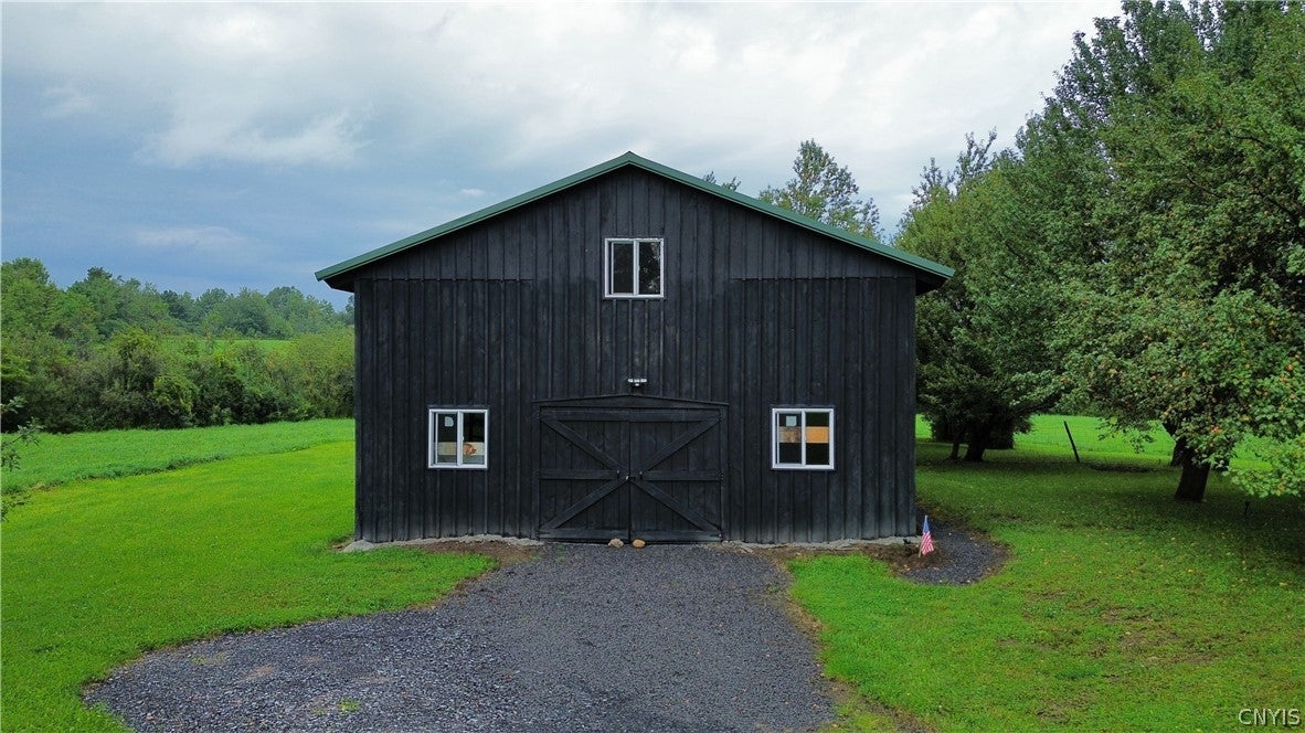2075 Davis Road