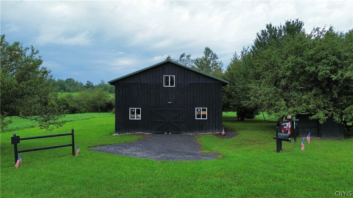 2075 Davis Road
