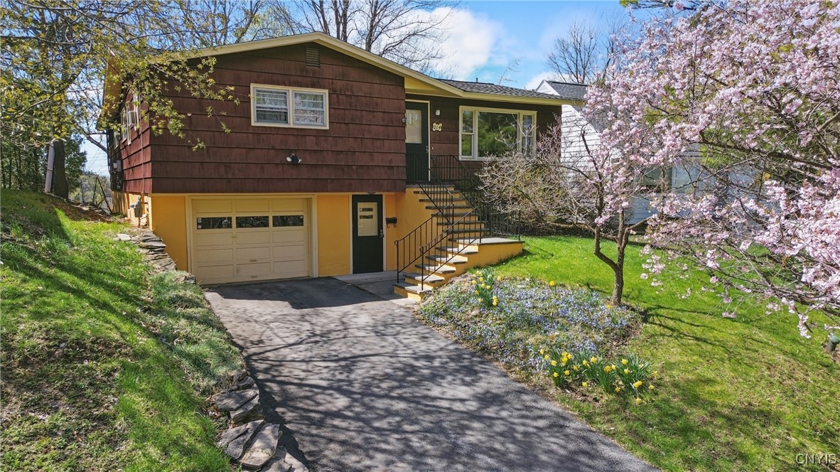 214 Scottholm Terrace Ter, Syracuse, New York image 1