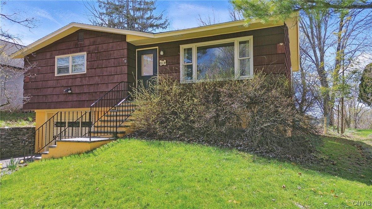 214 Scottholm Terrace Ter, Syracuse, New York image 2