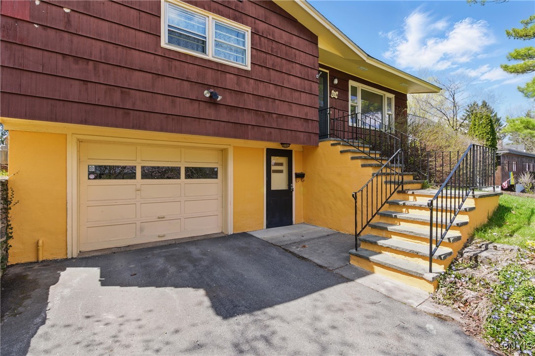214 Scottholm Terrace Ter, Syracuse, New York image 3