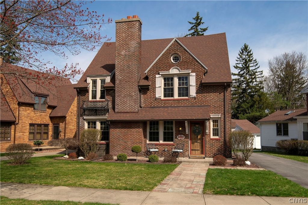 Photo of 2212 Douglas Crescent, Utica, NY 13501 (MLS # S1673355)