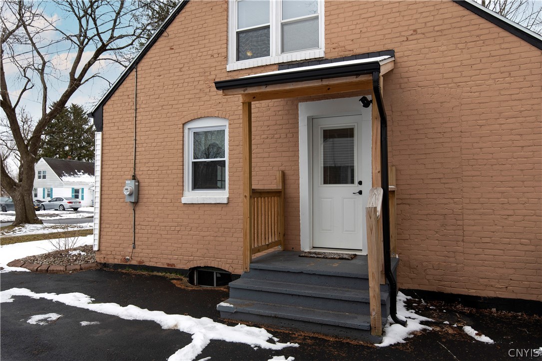 115 Riverview Parkway S