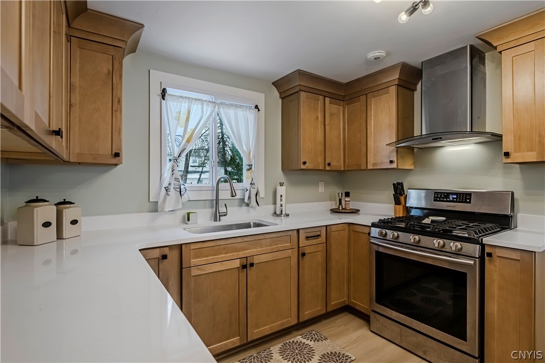 115 Riverview Parkway S