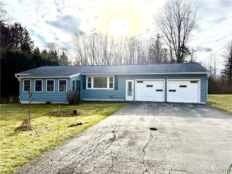 Homes For Sale - 8403 Henry Clay Blvd Boulevard<br/> Clay, NY 13041