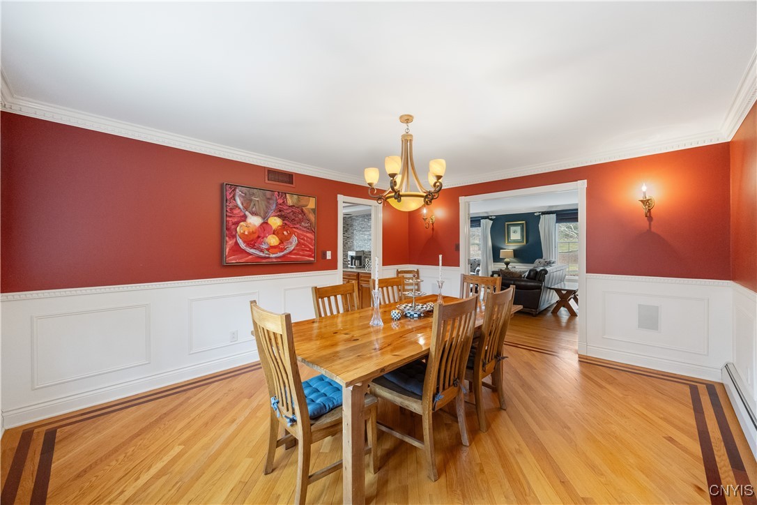 4886 Tanglewood Lane, Manlius, New York image 9