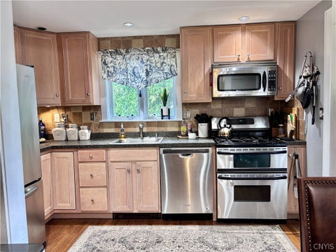 Tiny photo for 649 Parkway E, Utica, NY 13501 (MLS # S1709061)