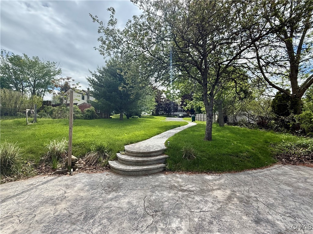 300 W 7th Street