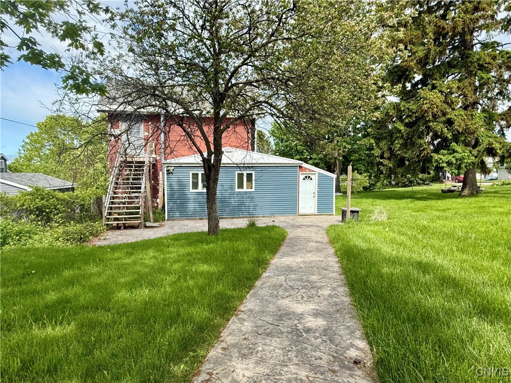 300 W 7th Street