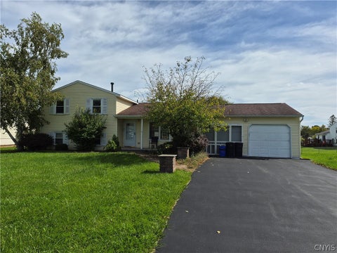 Photo of 7934 Davis Road N, Clay, NY 13041 (MLS # S1715422)