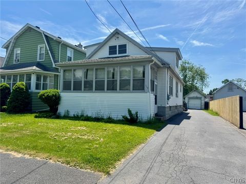 Homes For Sale - 119 Merrill Street<br/> Syracuse, NY 13208