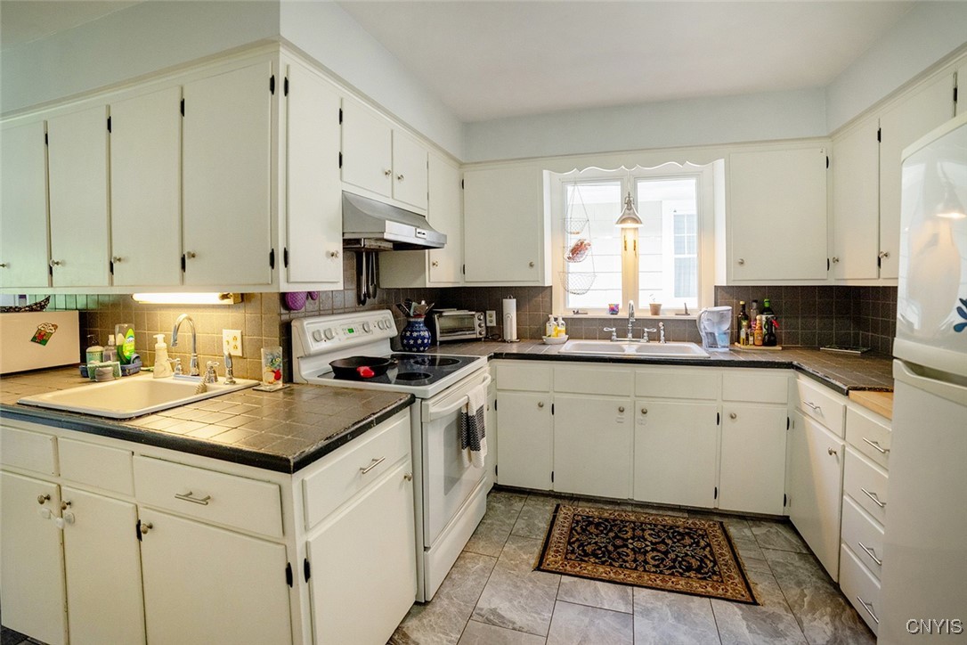 330 Wellesley Road, Syracuse, New York image 16