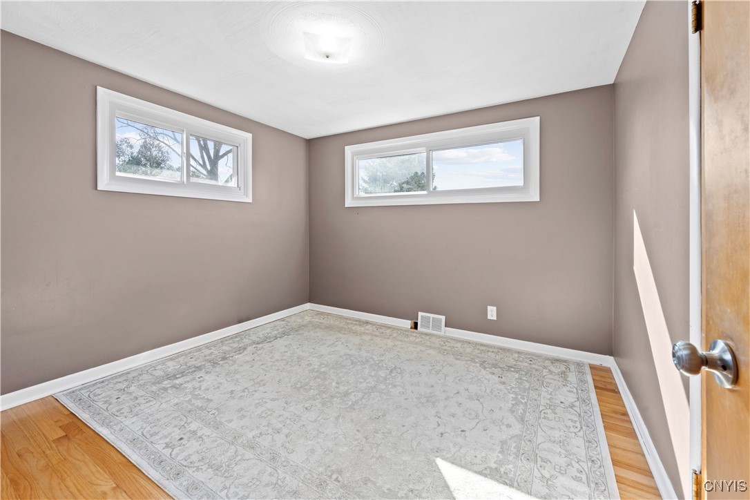 141 Aberdeen Ter, Syracuse, New York image 17