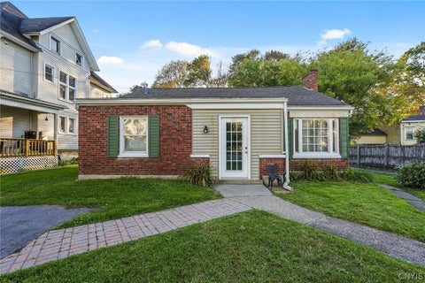 Homes For Sale - 103 Ross Place<br/> Auburn, NY 13021