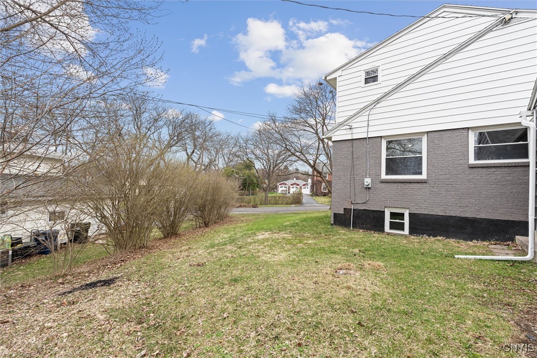100 Doll Parkway, Syracuse, New York image 35