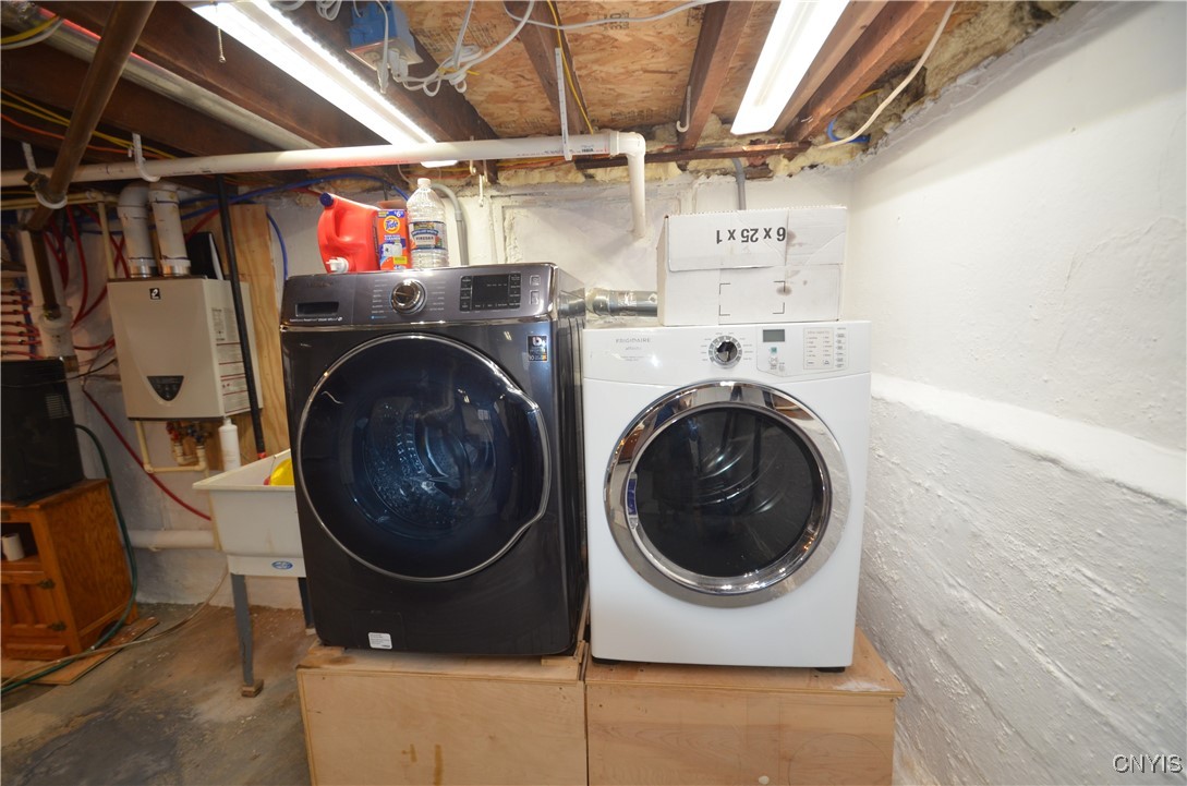 Syracuse, New York 13203, United States, 3 Bedrooms Bedrooms, ,1 BathroomBathrooms,Residential,Pending,140116