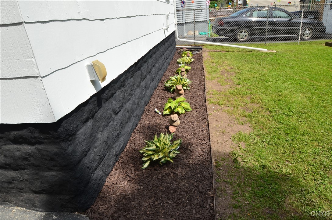 Syracuse, New York 13203, United States, 3 Bedrooms Bedrooms, ,1 BathroomBathrooms,Residential,Pending,140116