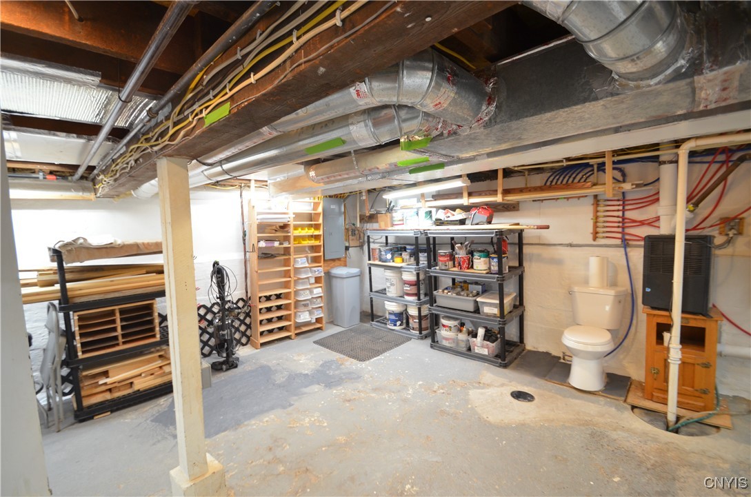 Syracuse, New York 13203, United States, 3 Bedrooms Bedrooms, ,1 BathroomBathrooms,Residential,Pending,140116