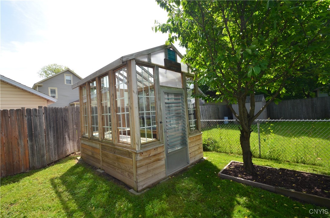 Syracuse, New York 13203, United States, 3 Bedrooms Bedrooms, ,1 BathroomBathrooms,Residential,Pending,140116