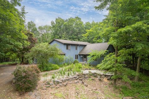 Homes For Sale - 1000 Rail Fence Road<br/> Camillus, NY 13031