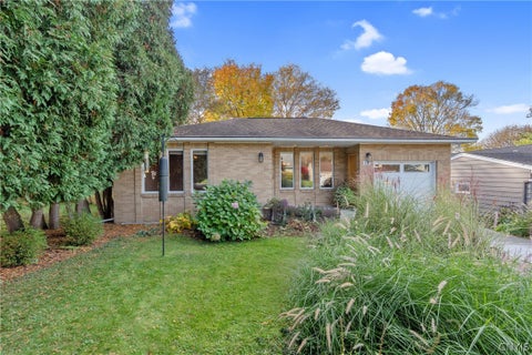 Photo of 118 Fairwood Drive, Camillus, NY 13219 (MLS # S1719819)