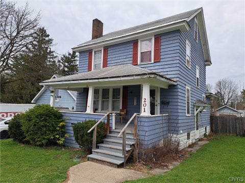 Homes For Sale - 203 E Cheltenham Road<br/> Syracuse, NY 13205