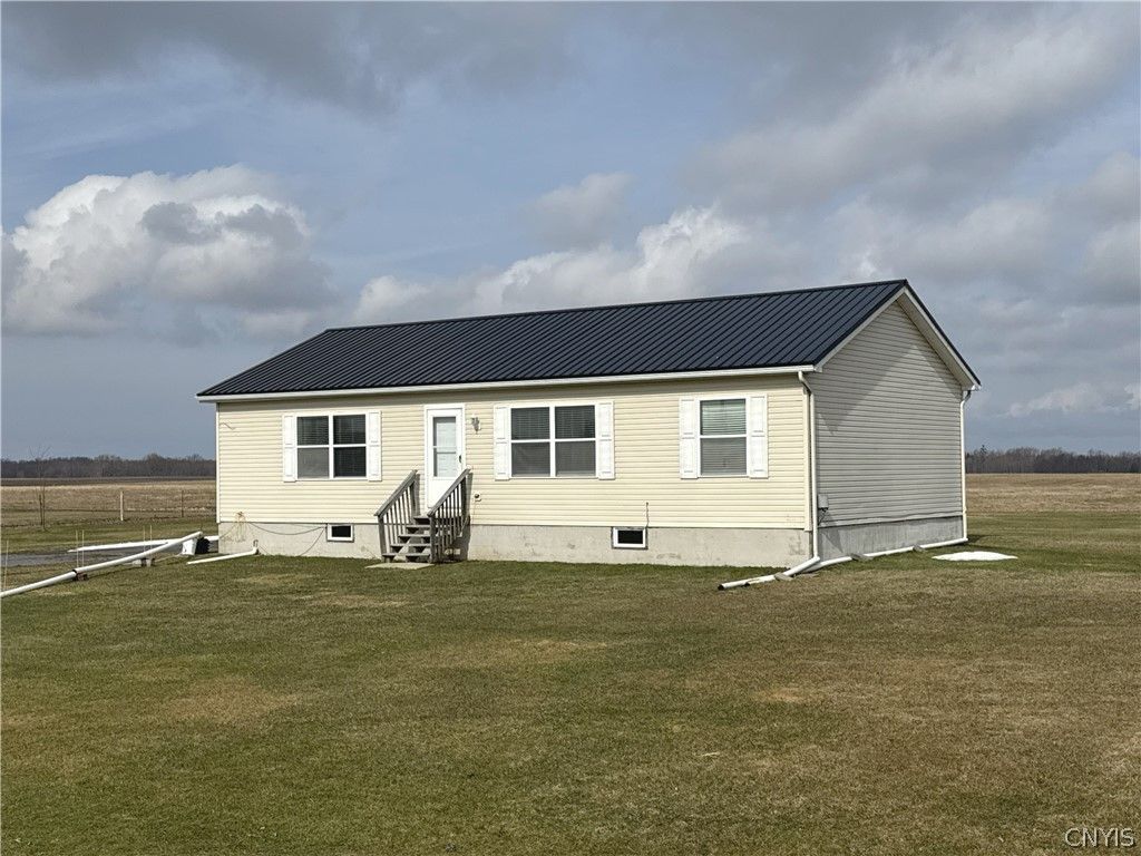 Photo of 17575 County Route 63, Hounsfield, NY 13606 (MLS # S1669021)