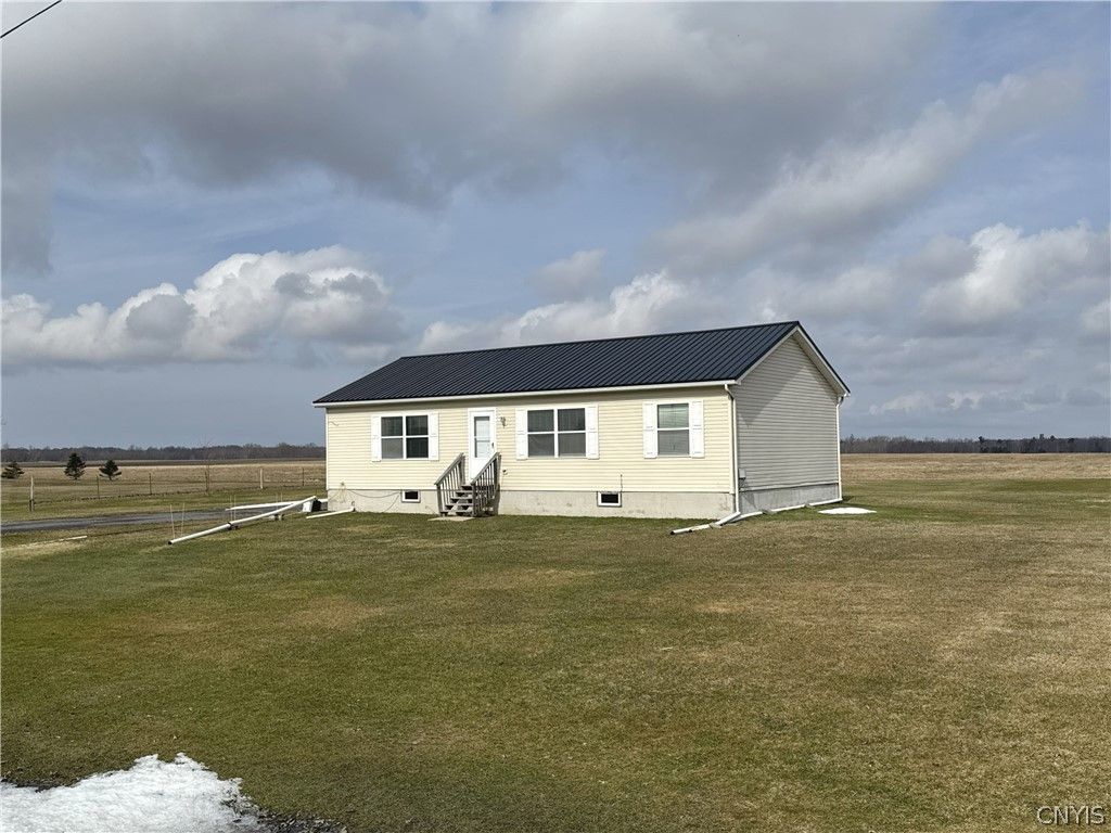 Photo of 17575 County Route 63, Hounsfield, NY 13606 (MLS # S1669021)