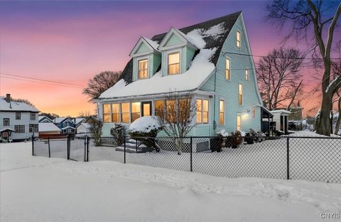 Photo of 2429 E Fayette Street, Syracuse, NY 13224 (MLS # S1653842)