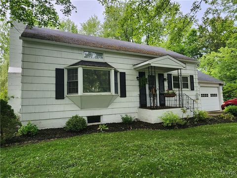 70 W Elizabeth Street Skaneateles NY 13152