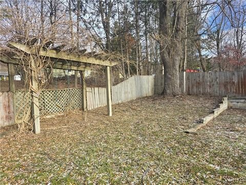 Tiny photo for 205 Elmbrook Drive, Manlius, NY 13104 (MLS # S1655468)