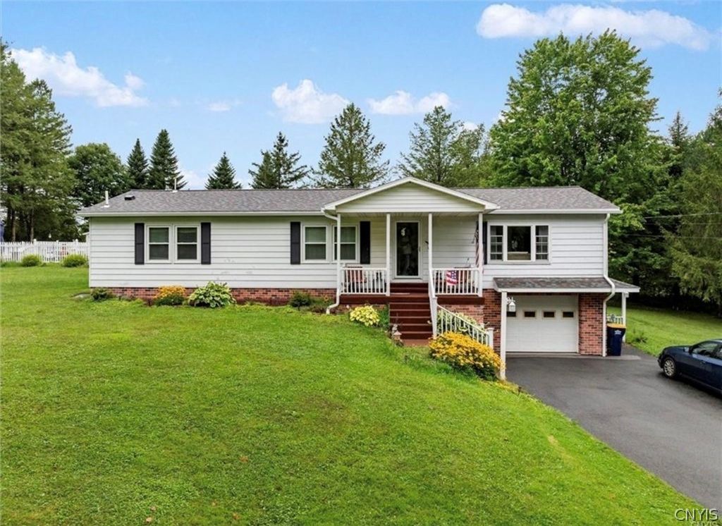 Photo of 333 Brown Road, Frankfort, NY 13340 (MLS # S1678192)