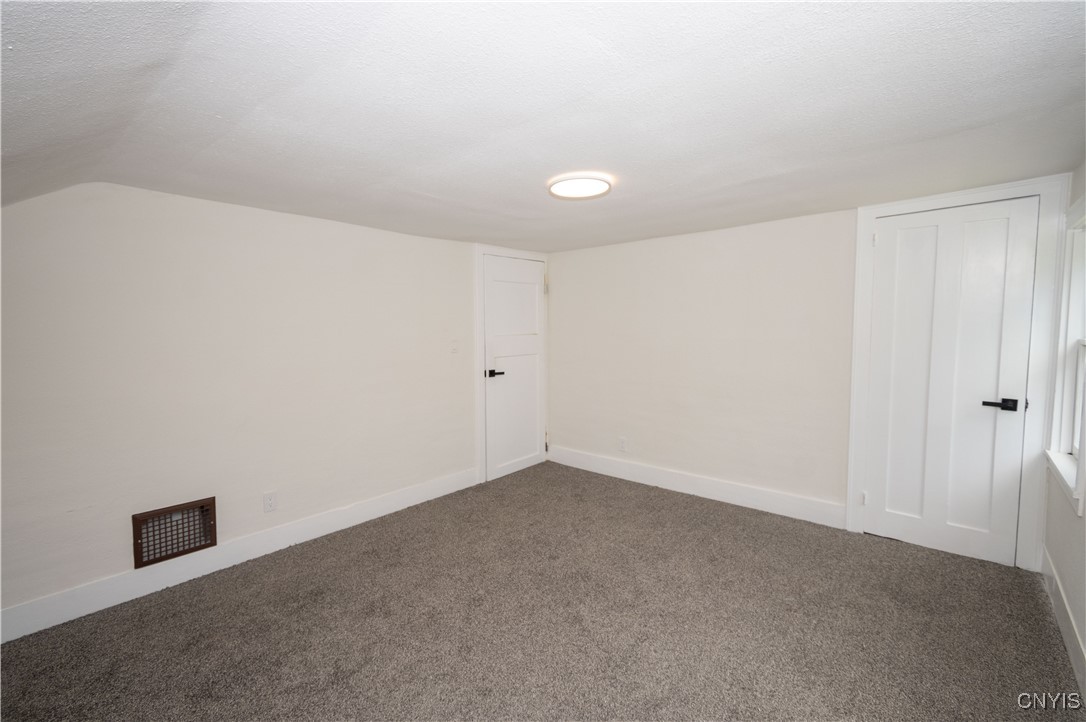 Elbridge, New York 13080, United States, 4 Bedrooms Bedrooms, ,2 BathroomsBathrooms,Residential,Pending,204459